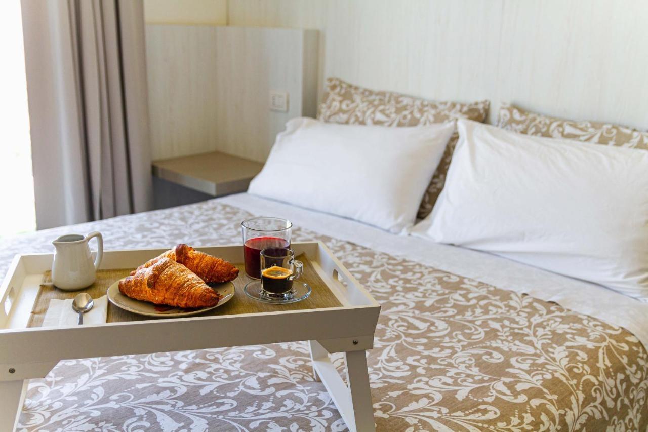& Novantadieci Club (adults Only) Bed & Breakfast Atri