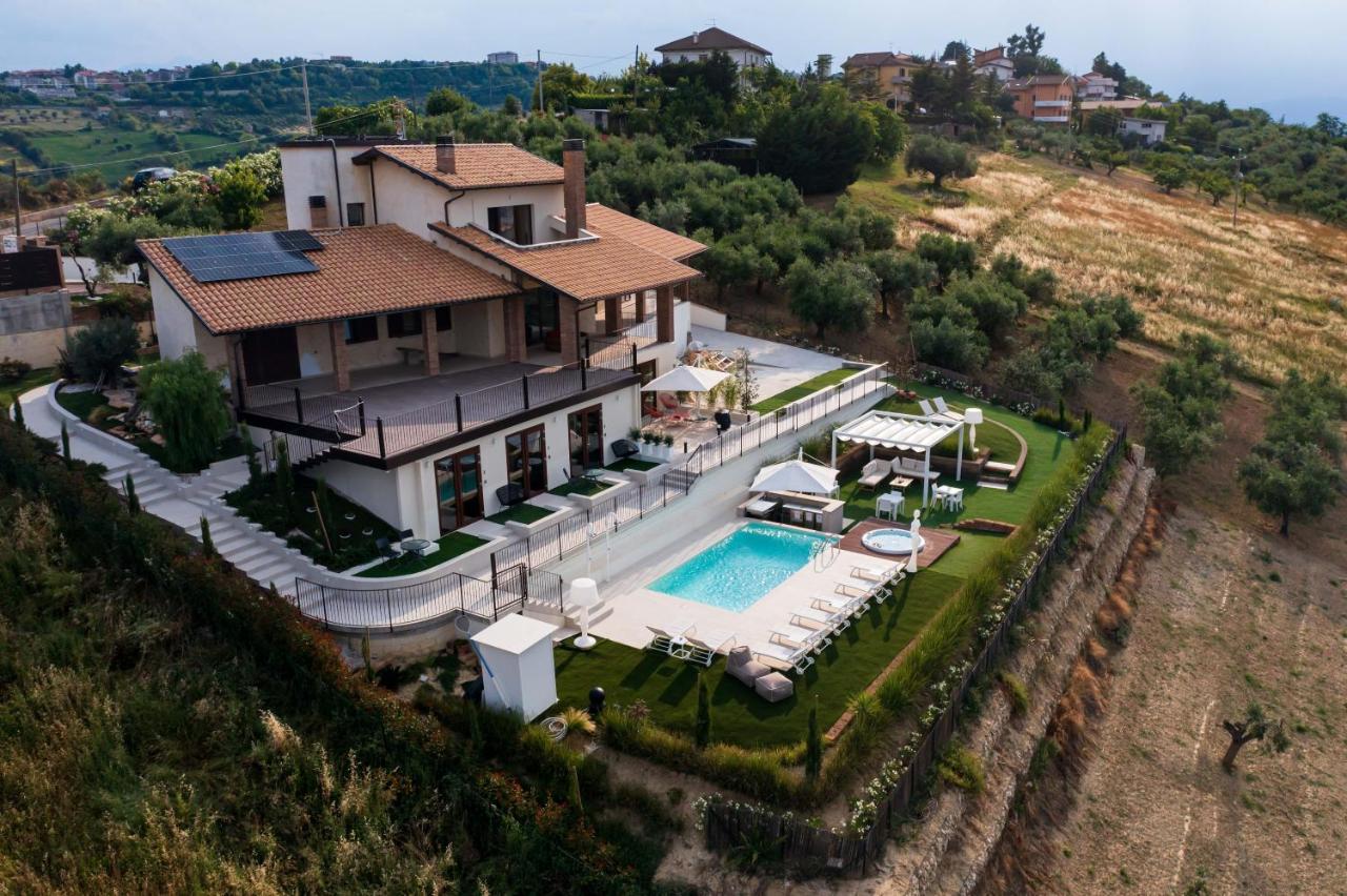 & Novantadieci Club (adults Only)